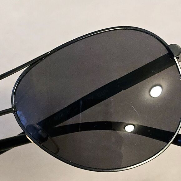 Kirkland Signature M28 Polarized Metal Aviator Sunglasses Gunmetal Grey Unisex - Picture 7 of 8